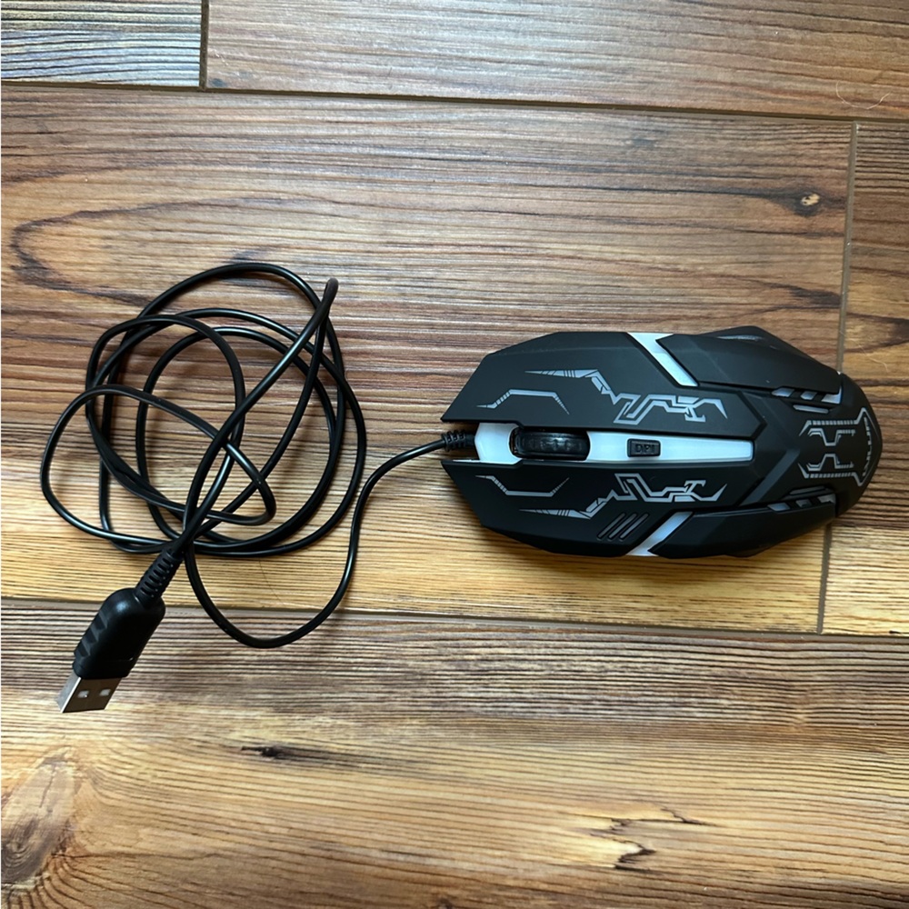 Level Up Comfort Grip Gaming Mouse